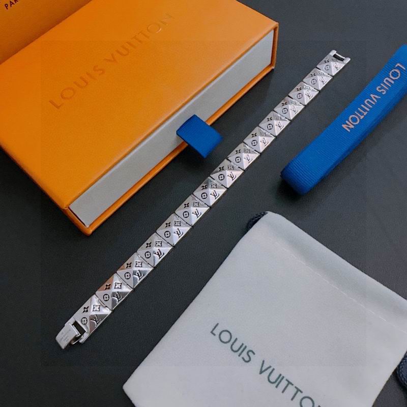 LV Bracelet 11yxx22